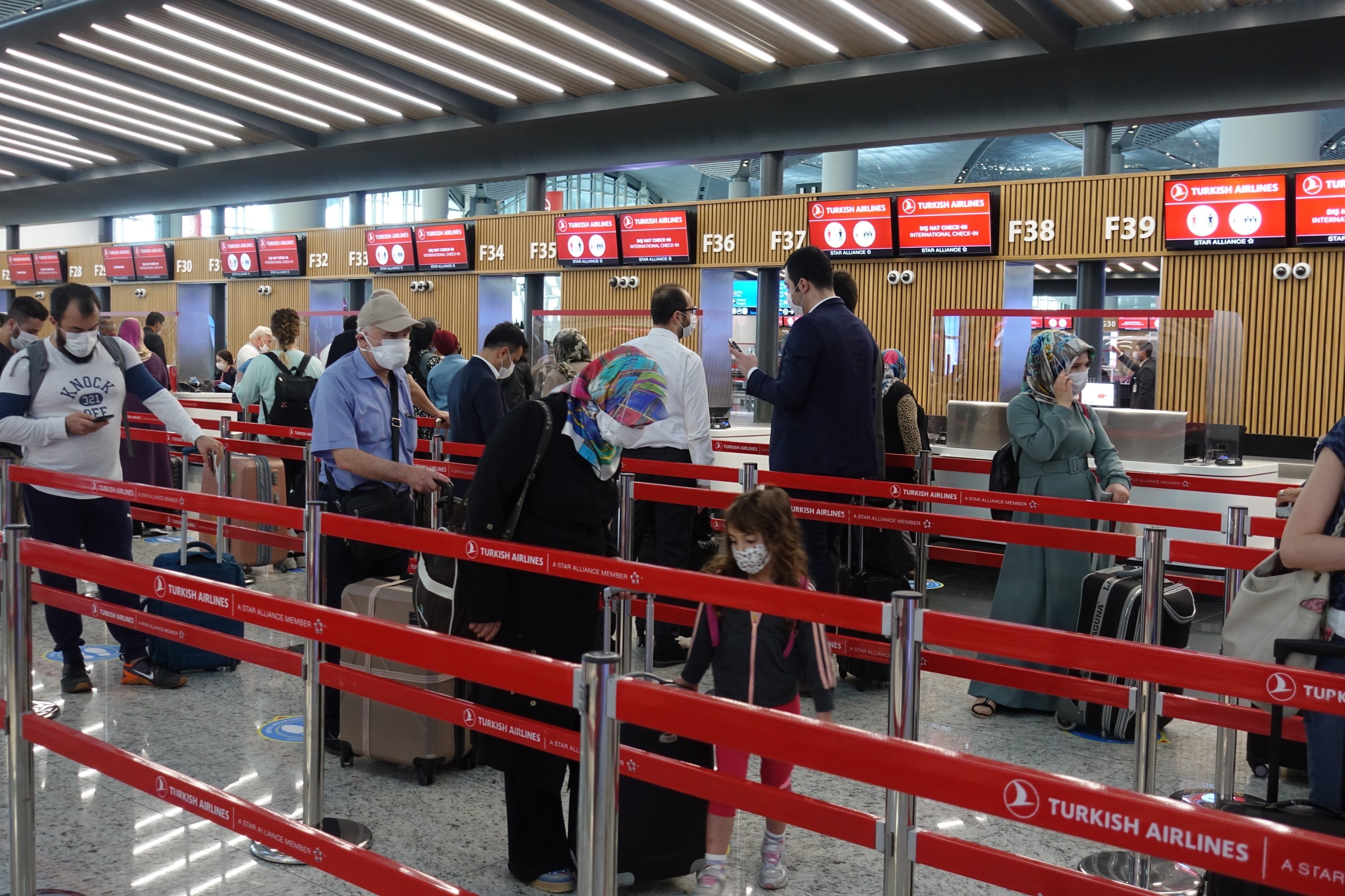 Airports in Istanbul host 49 more travelers than in 2020 Daily Sabah