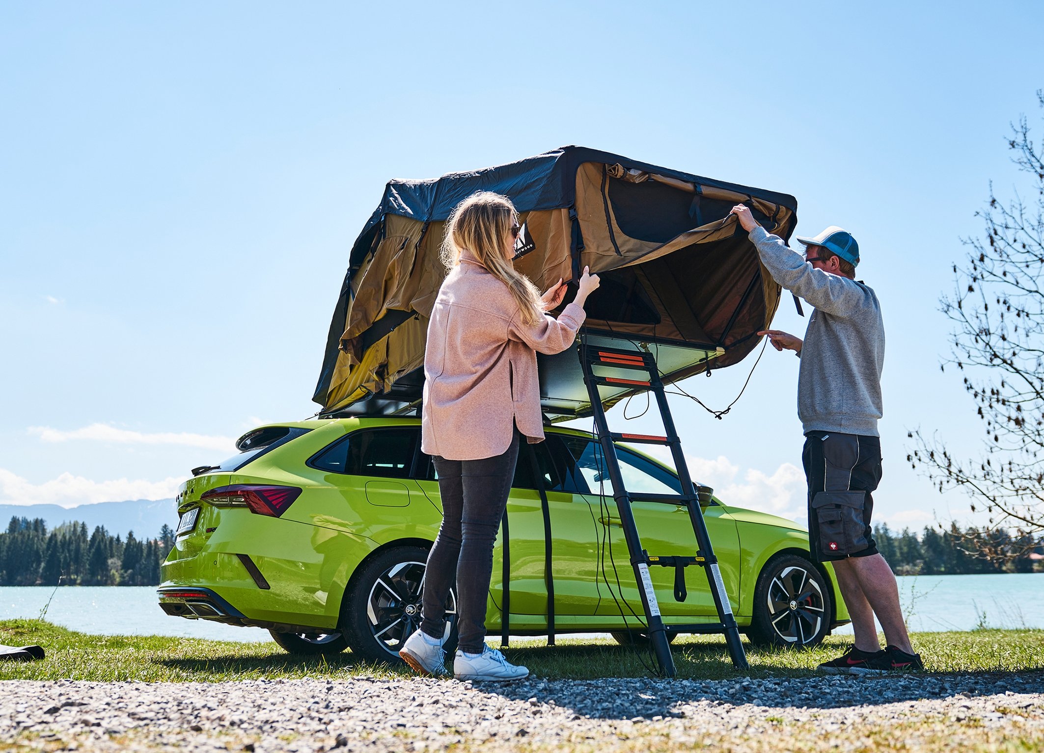 New style of camping Roof tents for cars offer unique experience