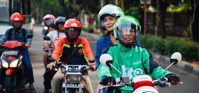 Murah Mana Tarif GoJek, GrabBike, Atau UberMotor?