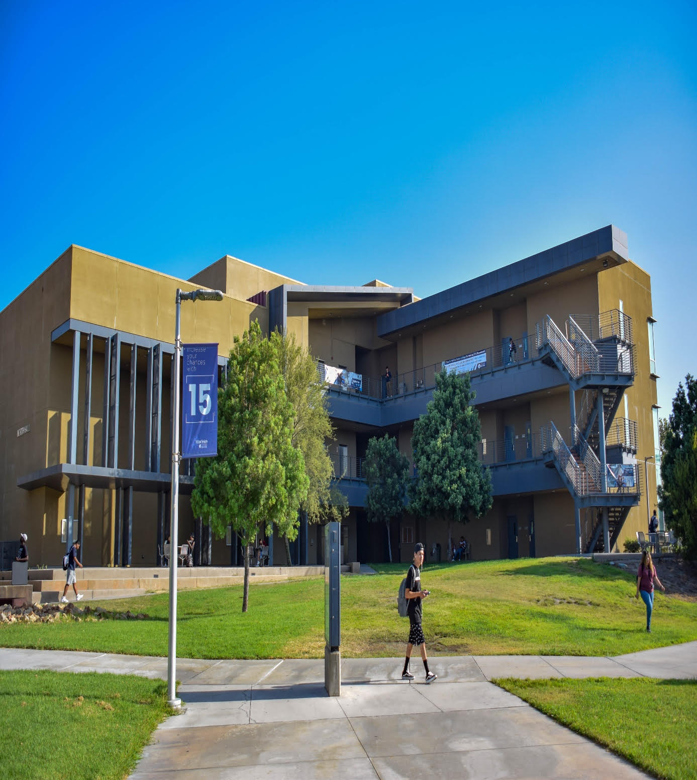 Pilot Travel Center Opens In Rialto