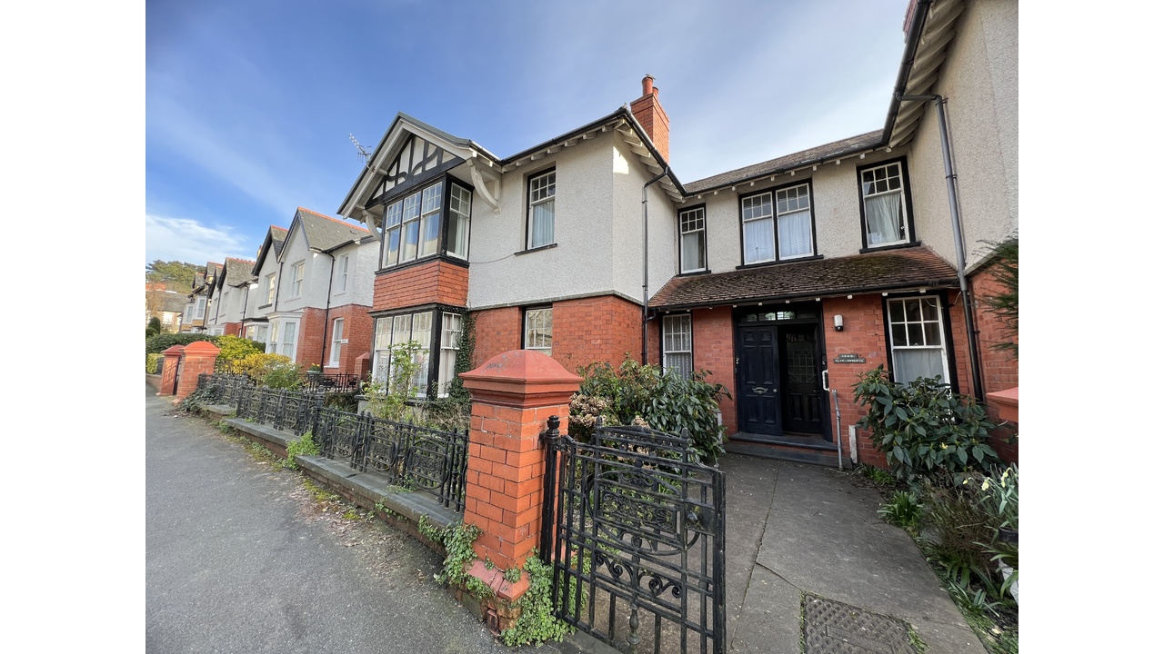 Search Iestyn Leyshon FRICS Estate Agents and Chartered Surveyor