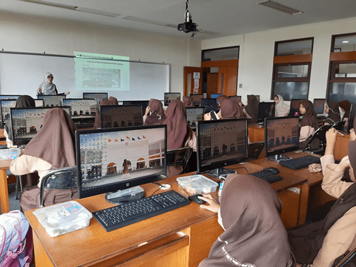 Dosen Prodi Informatika Mengajarkan Penggunaan Sehat Dan Aman Untuk Siswa/I Madrasah