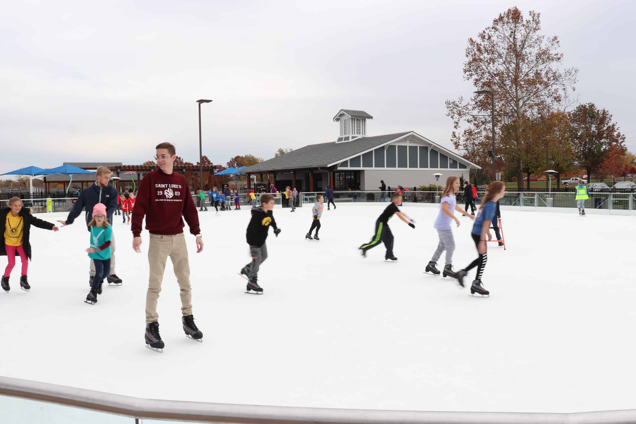Where to Ice Skate in Kansas City (Skating Rinks Near You)