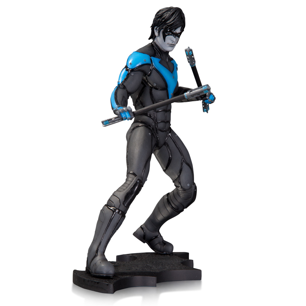 BATMAN ARKHAM CITY NIGHTWING STATUE