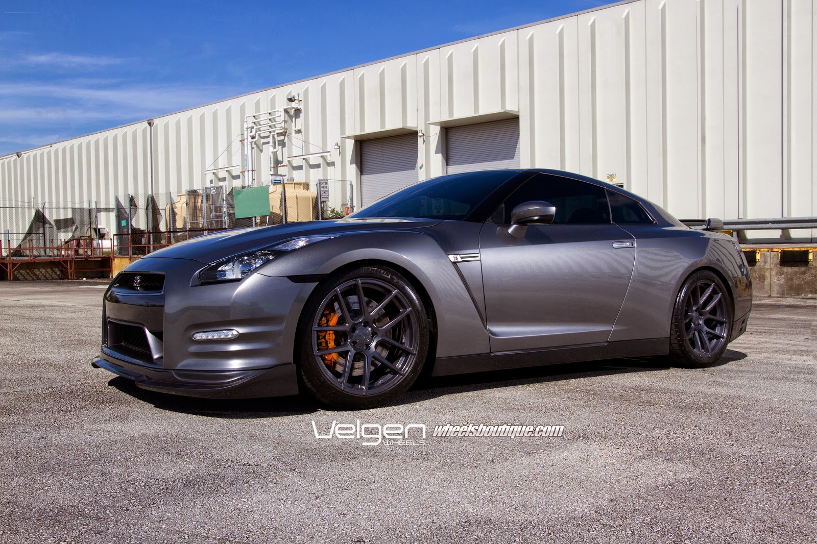 SuperCars Show — Nissan GTR on VMB5 By Velgen