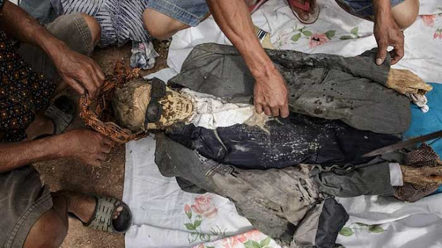 PLACING Synonyms: 130 Synonyms & Antonyms for PLACING