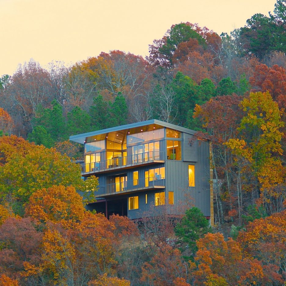Wesley Walls embeds multilevel home into forested Arkansas hillside