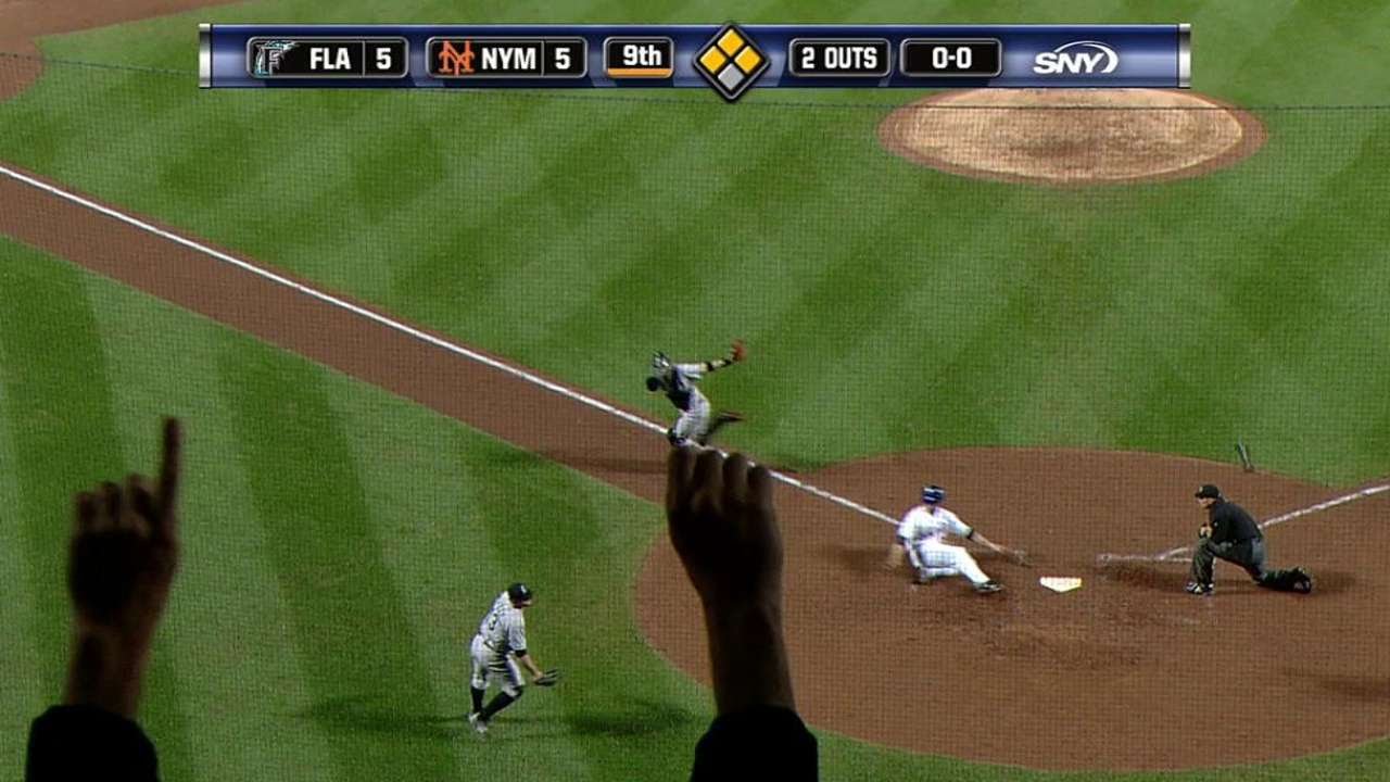 Castillo wins it with a walk off single Baseball Bay