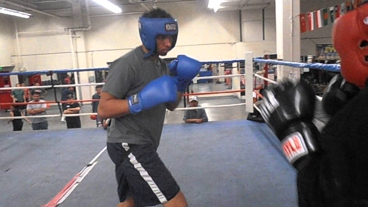 chris hands of stone boxing club sparring Boxing Bay