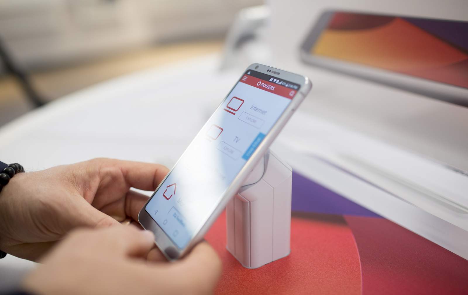 /dev/null Canada rules that all new cellphones must be unlocked