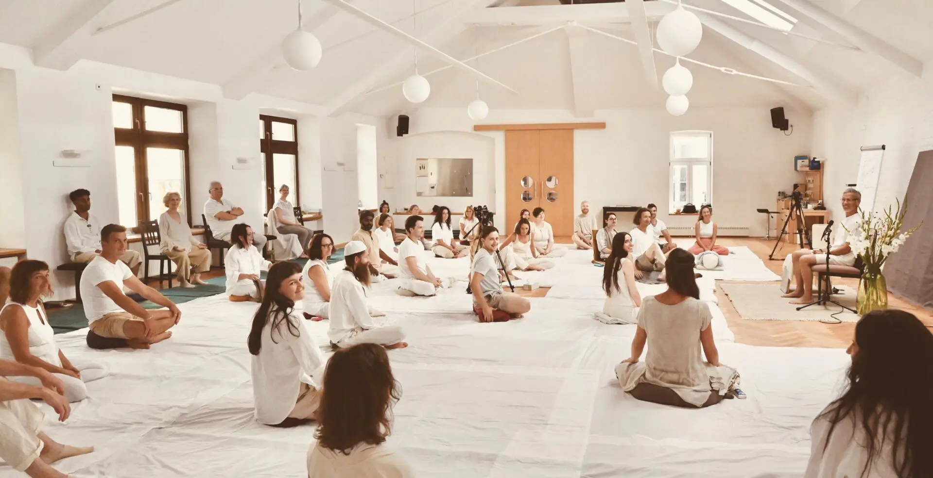 Darshan & 3Day Immersion April 2025 in Vienna, Austria Igor Kufayev Darshan & 3Day Immersion April 2025 in Vienna, Austria Igor Kufayev