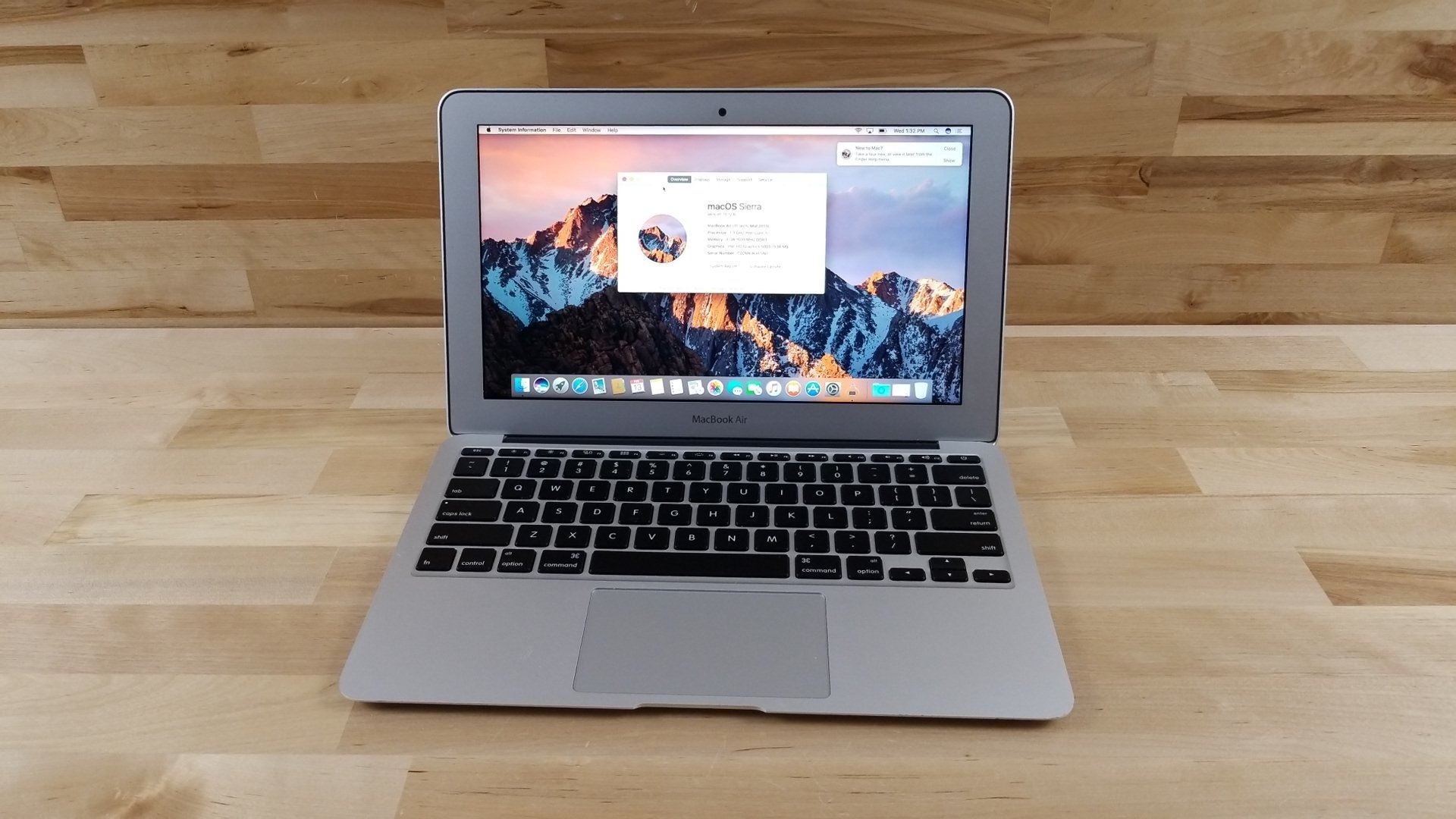 Apple MacBook Air (11inch Mid 2013) 1.3 GHz Intel core i5 128GB SSD