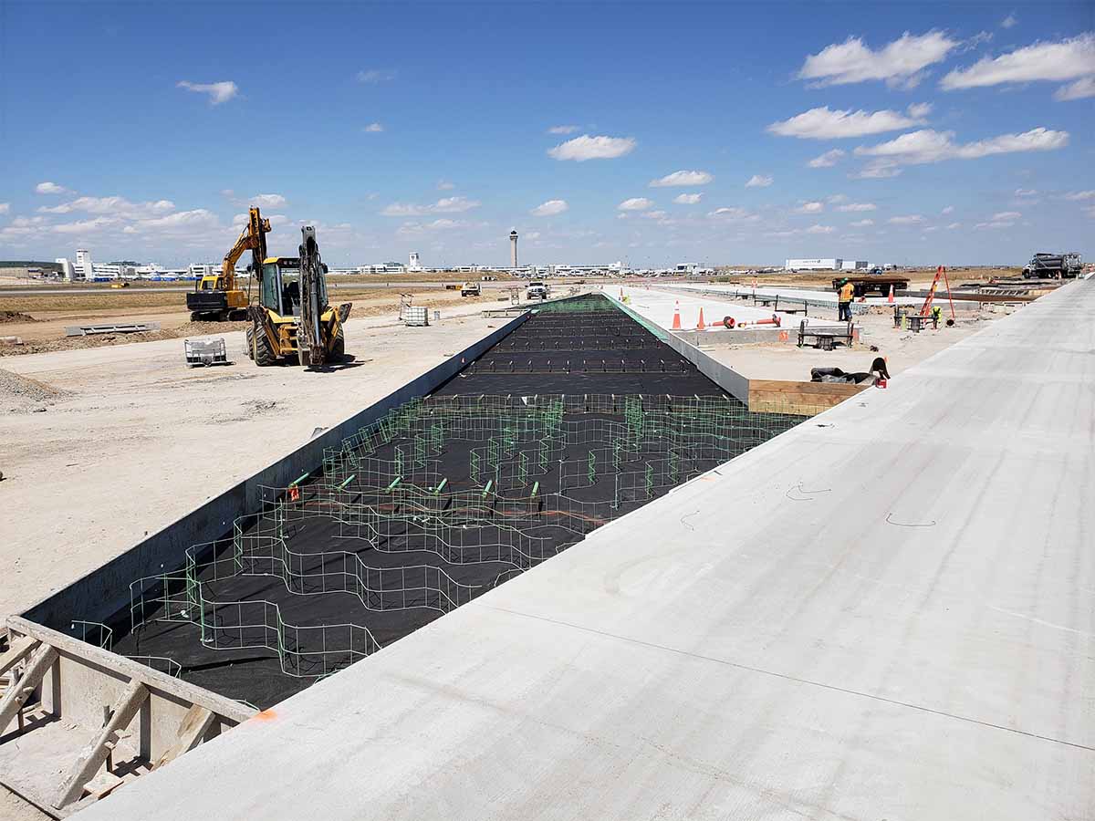 Runway 17R/35L Complex Pavement Rehabilitation, Colorado IHC Scott