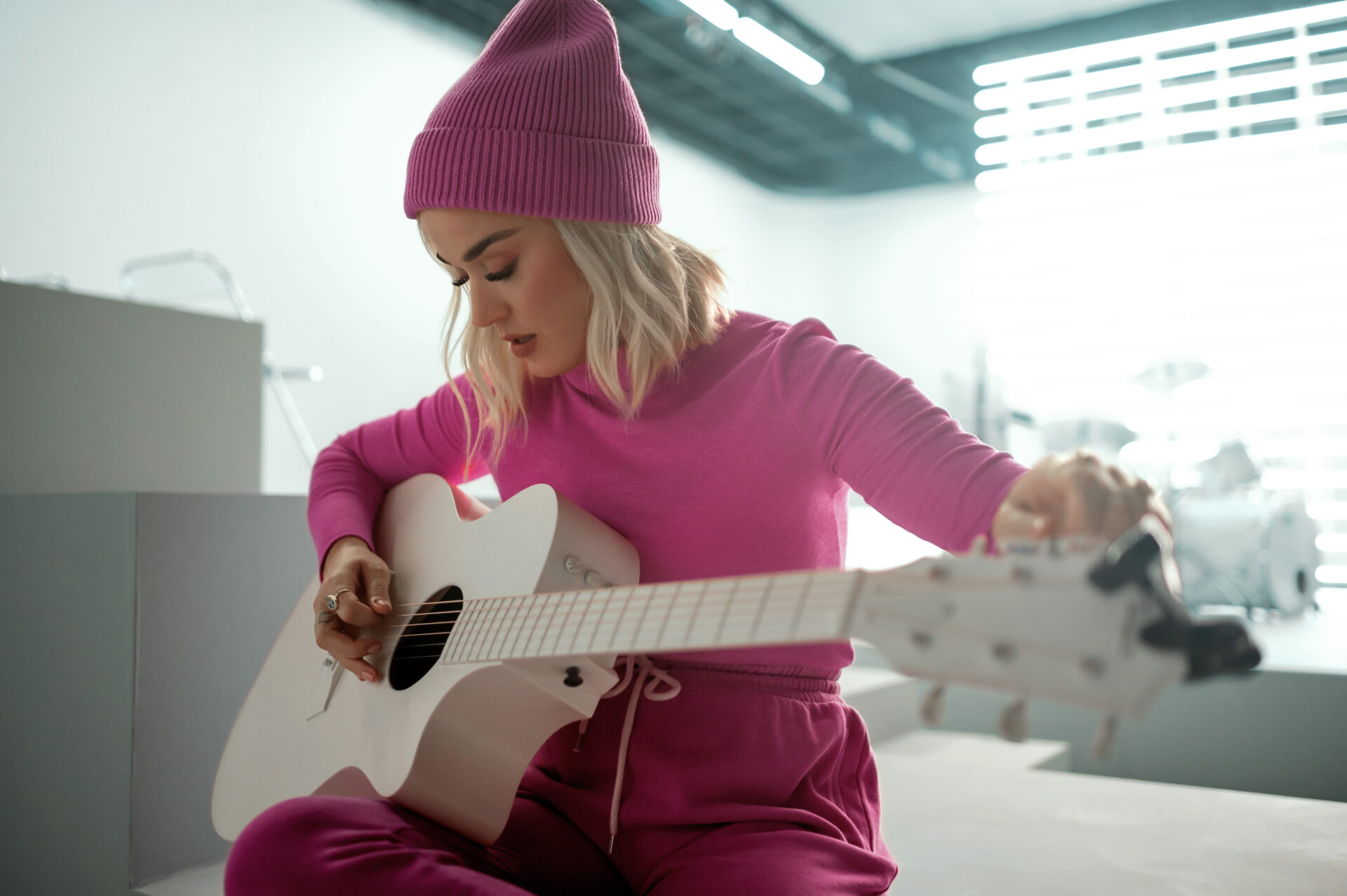 ケイティ・ペリーが、ビートルズの名曲「All You Need is Love」をカバー。Gapの2021 HOLIDAYグローバル