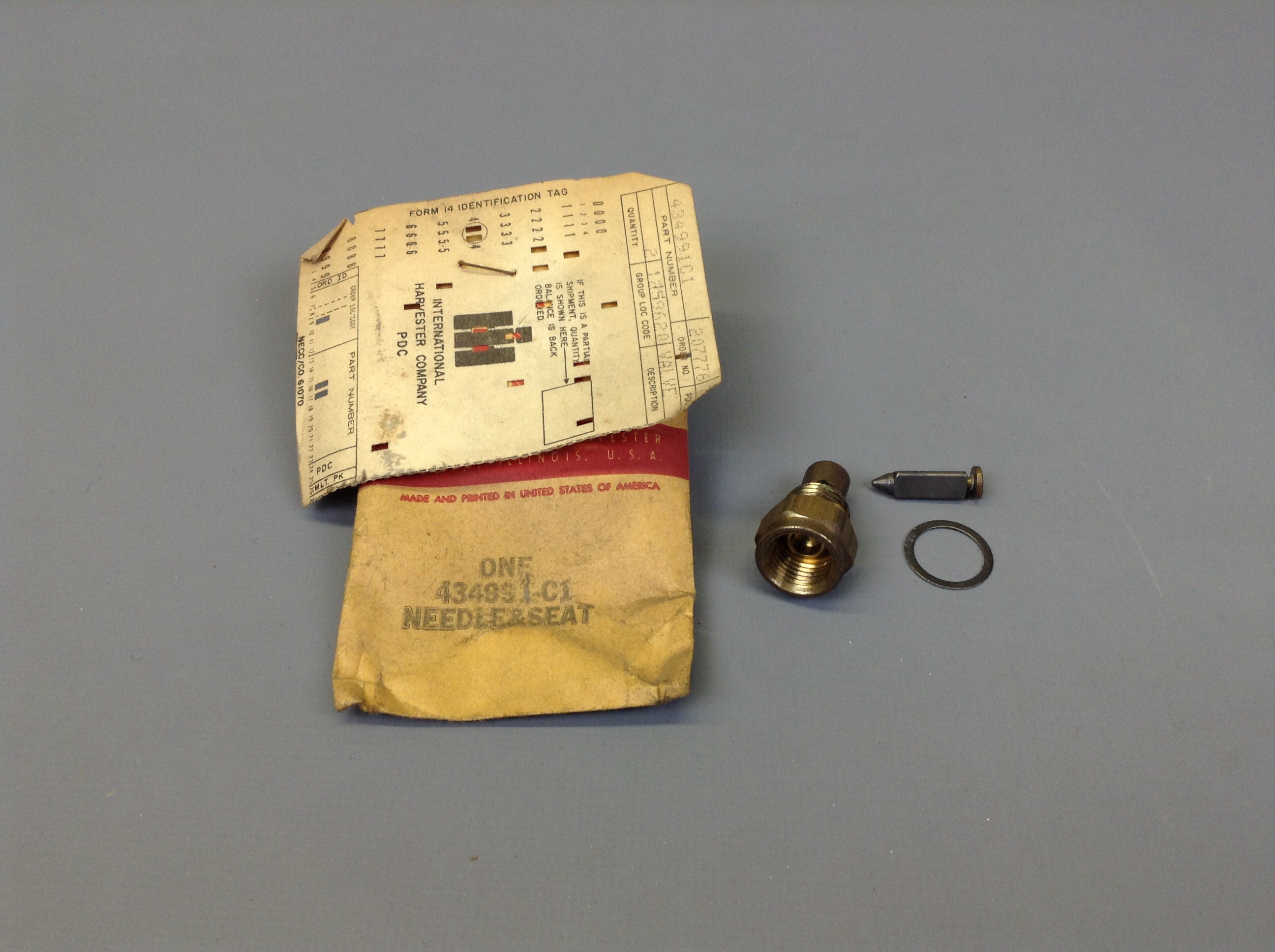 NOS HOLLEY CARB NEEDLE AND SEAT 434991C1 IH Scout
