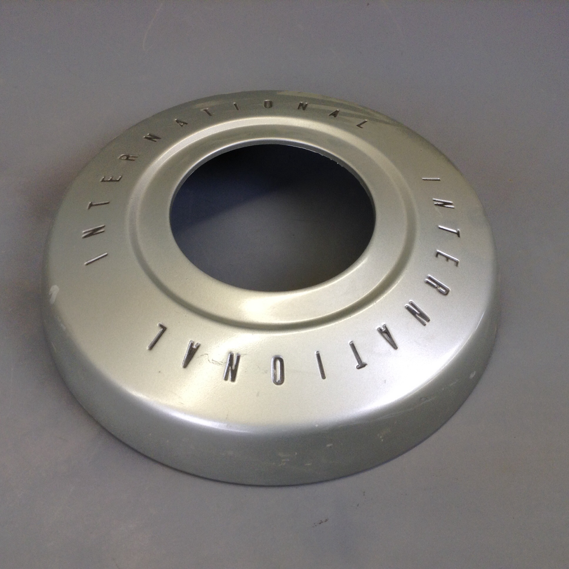 IH International Truck Travelall 3/4 1 Ton NOS Hub Cap IH Scout