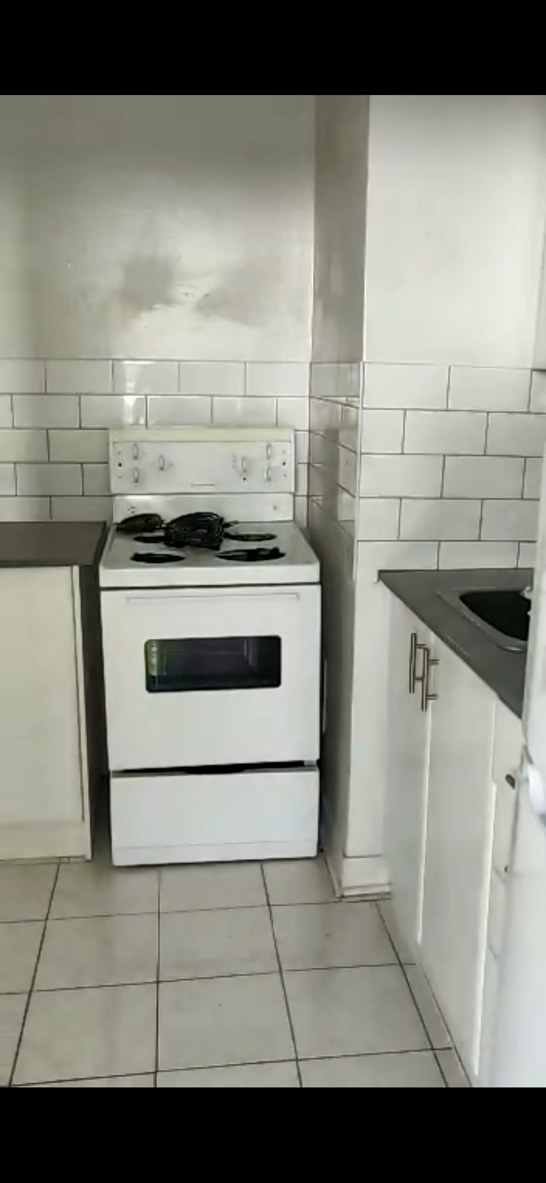 Is the landlord legally required to install an extractor fan above the