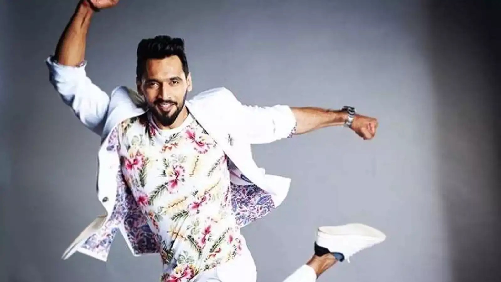 Punit Pathak Biography Family Facts Controversy(04)
