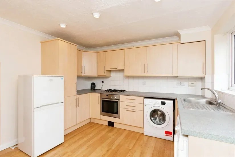 Meadowland, Chineham Property Details Jacobs Properties