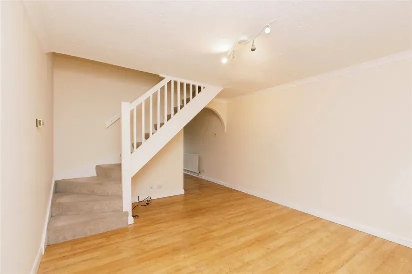 Meadowland, Chineham Property Details Jacobs Properties