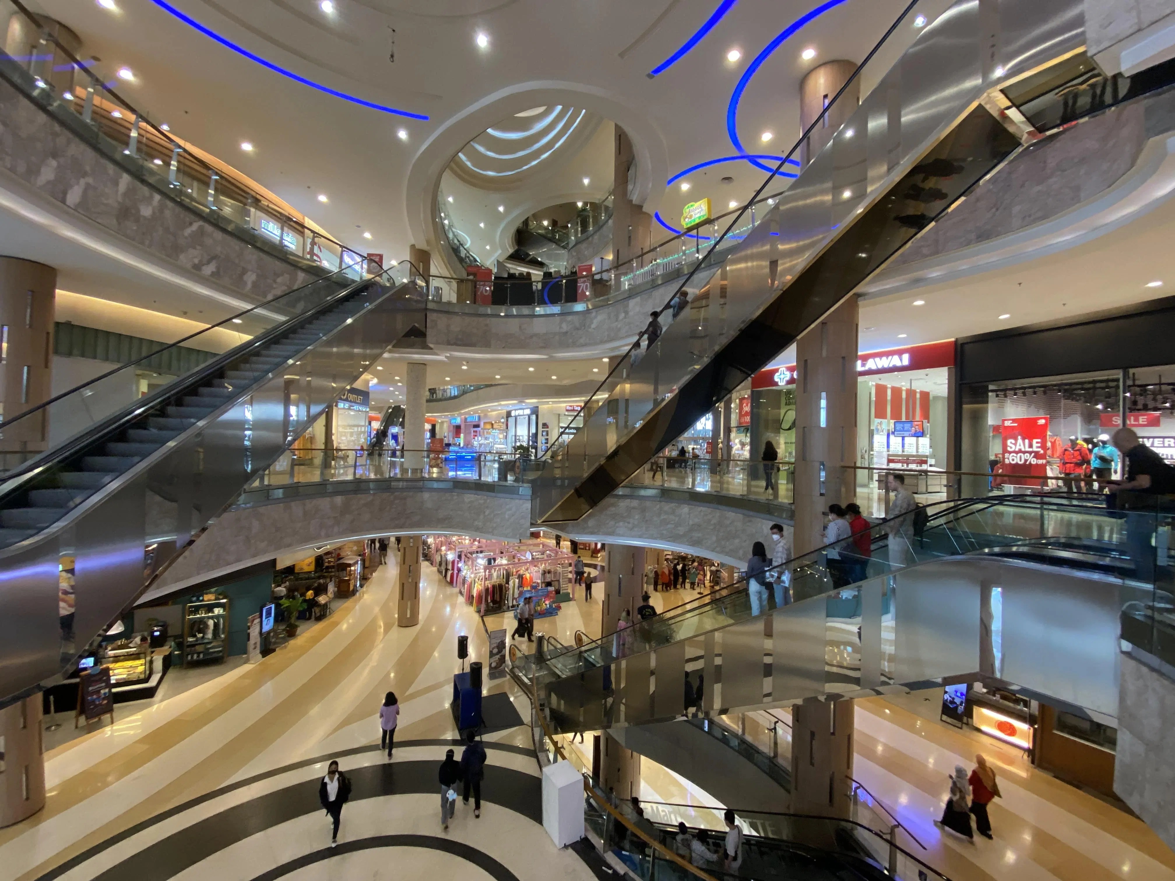 Akses Mudah, Begini Cara ke Mal Kuningan City Naik Transportasi Umum