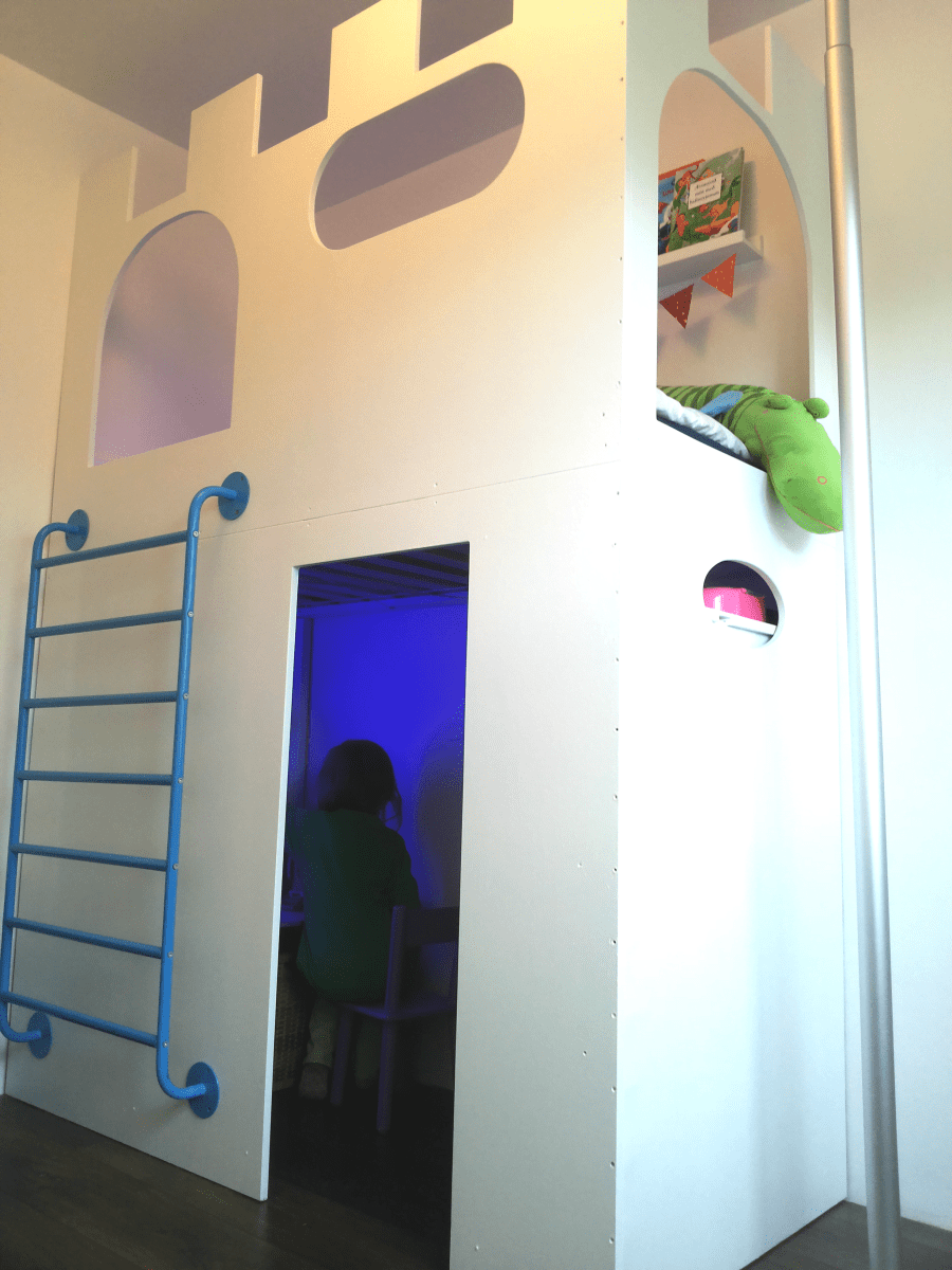 Castle playhouse & loft bed IKEA Hackers