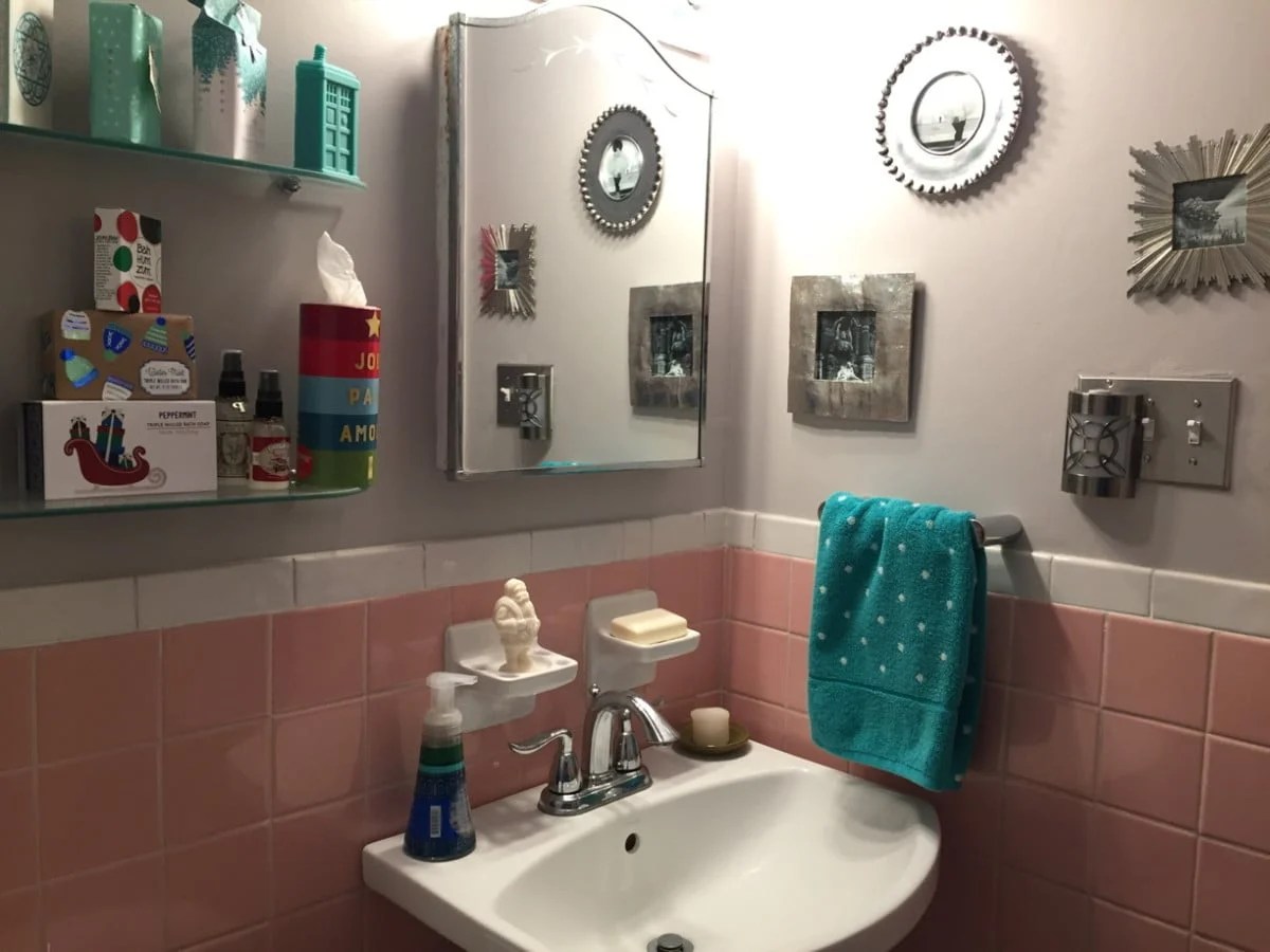 Ikea Gunnern Medicine / Master bathroom with IKEA