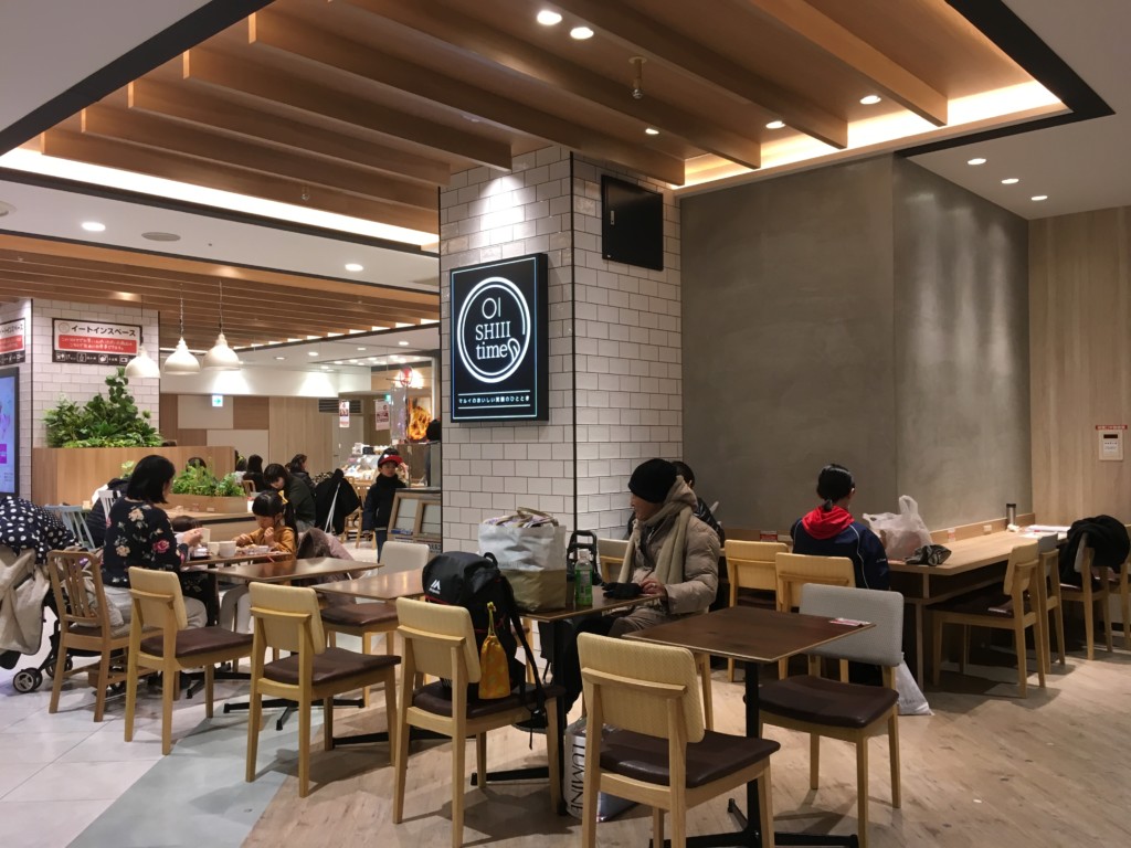 大宮駅近くの丸井で500円ランチしよう！子連れに便利なフードコートがあってベビーカーも借りられるよ。