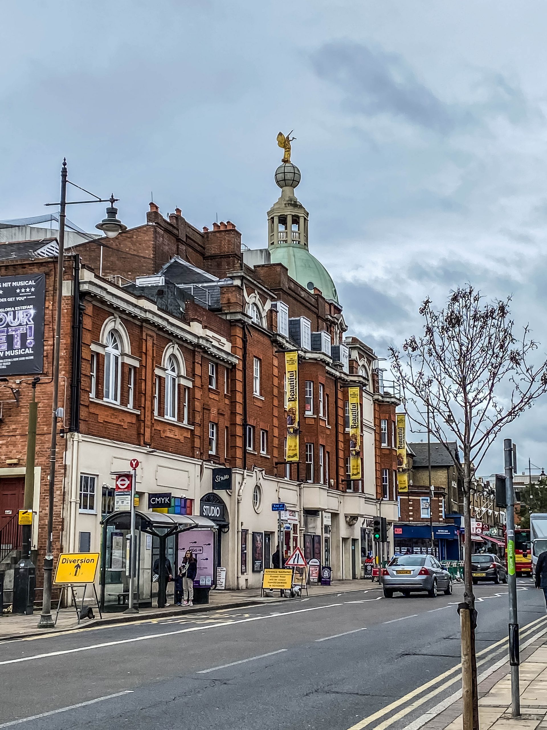Guide to explore Wimbledon village i landed here