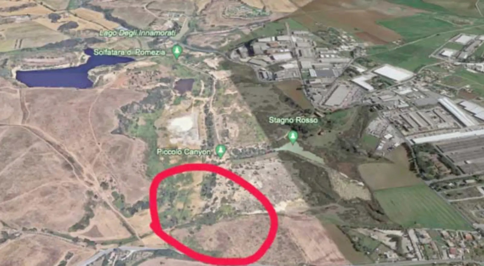 In rosso, l'area su cui sarebbe nato il nuovo maxi biogas nella riserva, vista Pomezia, foto Google Maps