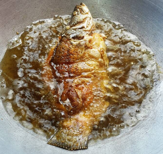 Cara Goreng Ikan Siakap Rangup
