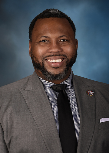 » Rep. Buckner Responds to Deadly Blaze in Kenwood High-Rise, Calls for