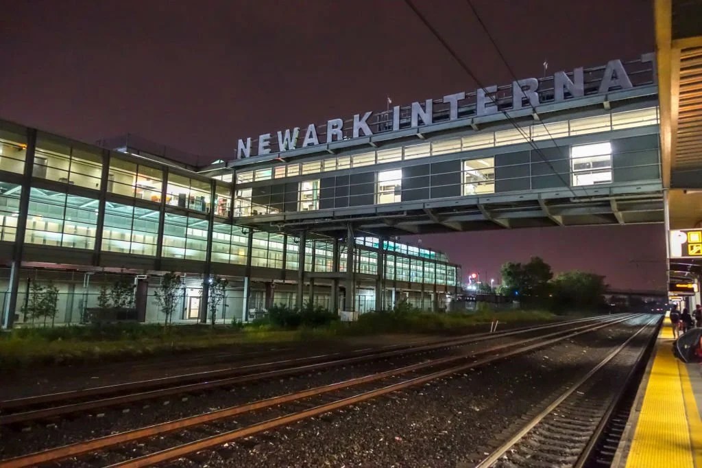 How to get from Newark Airport to Manhattan