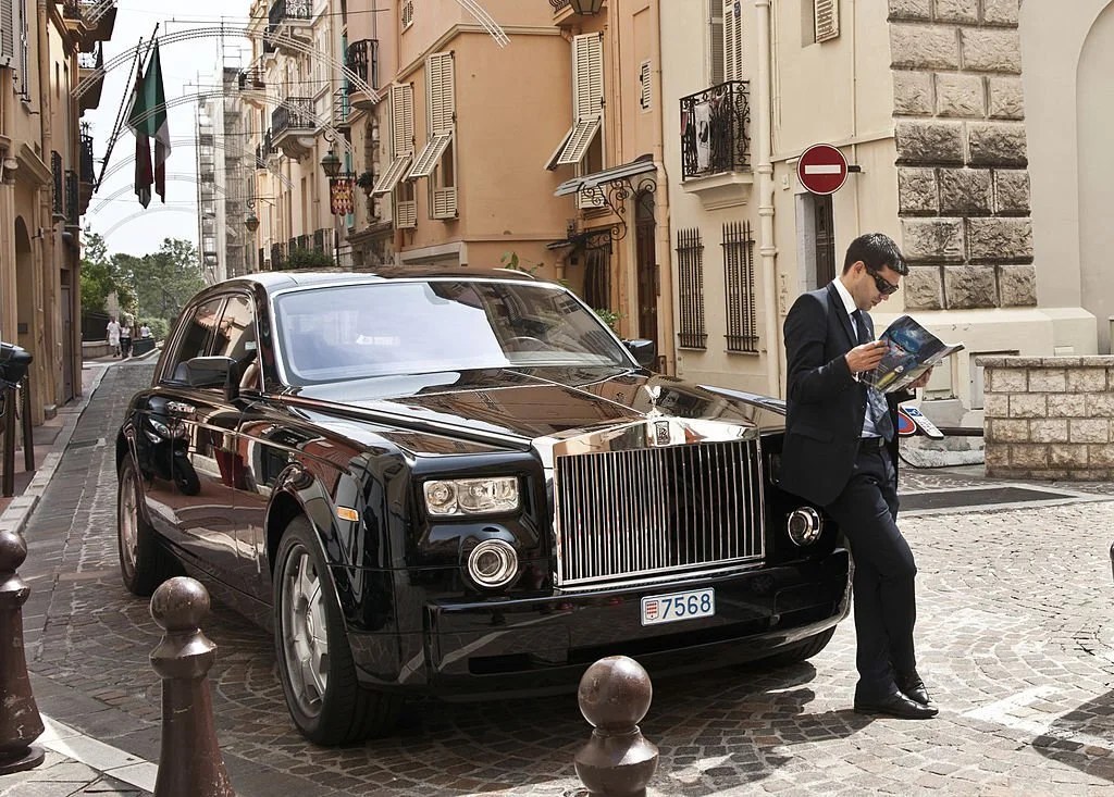 How Chauffeur Services Impress Business Clients