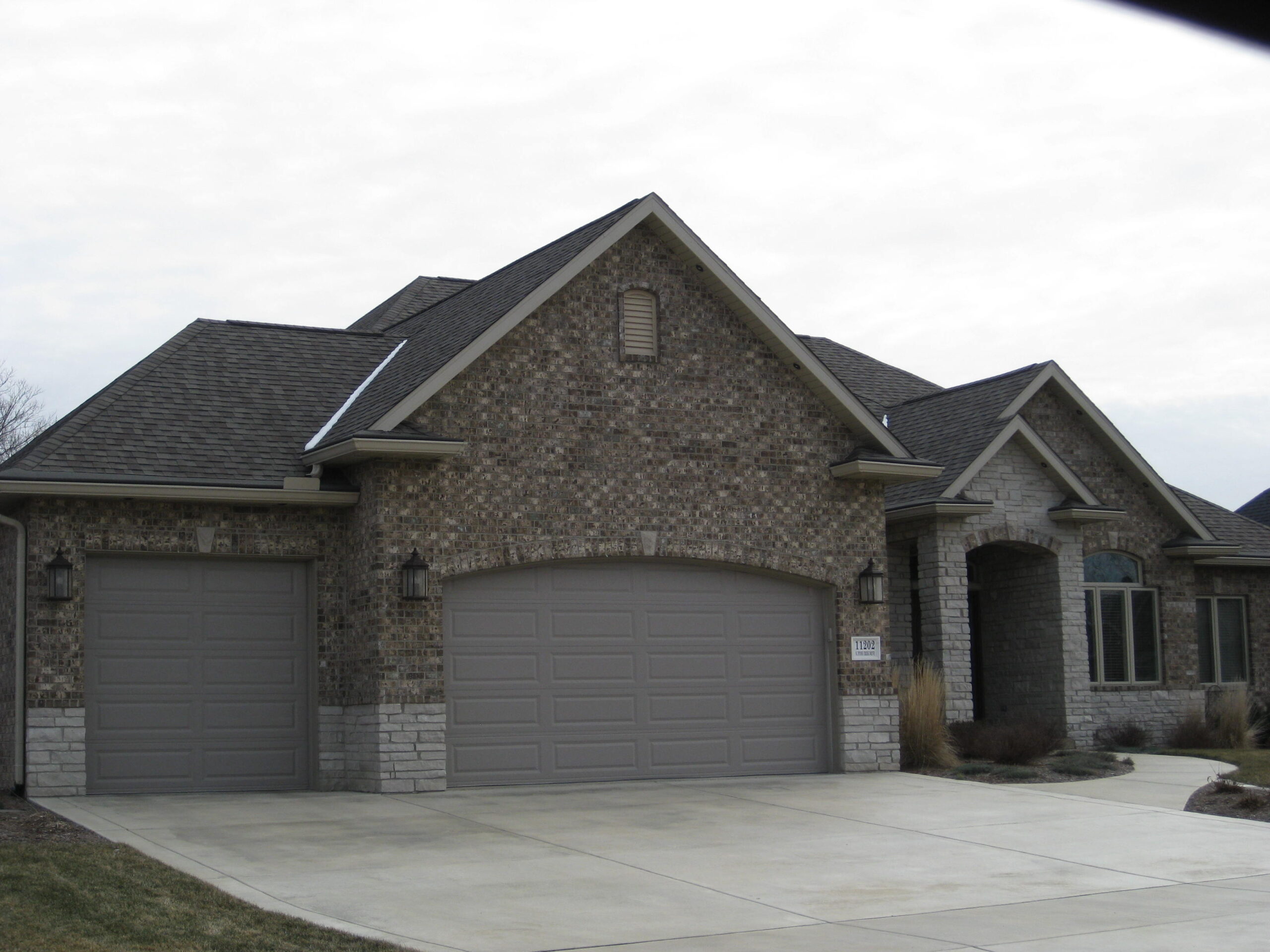 Cherokee Brick Mosstown Queen Size Illini Brick Company