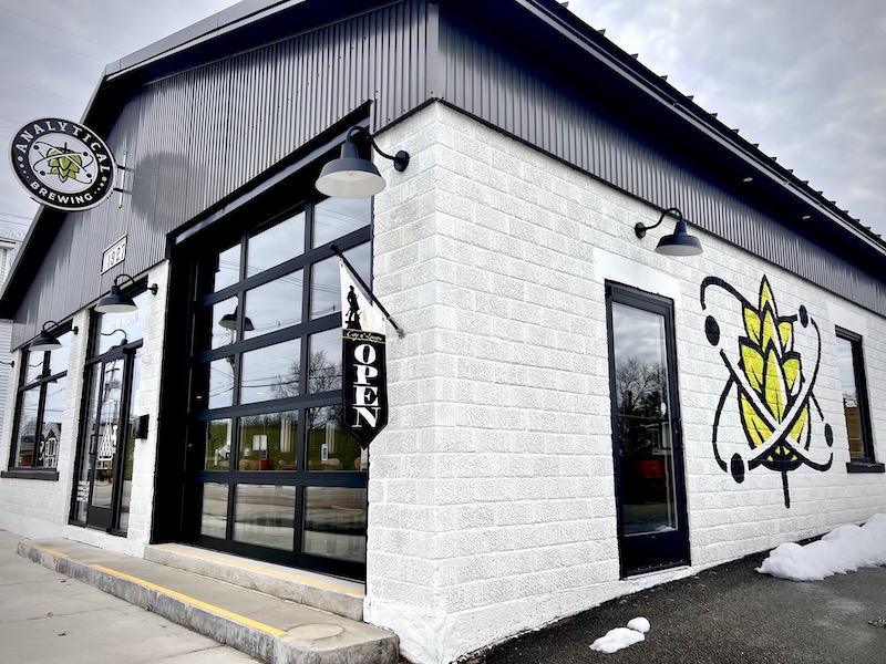 Spotlight on Analytical Brewing Opened in 2022 by three neighbors