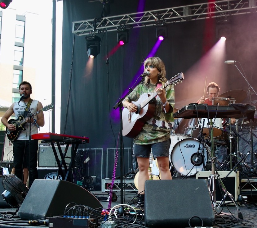 riff2 : Illinois Entertainer