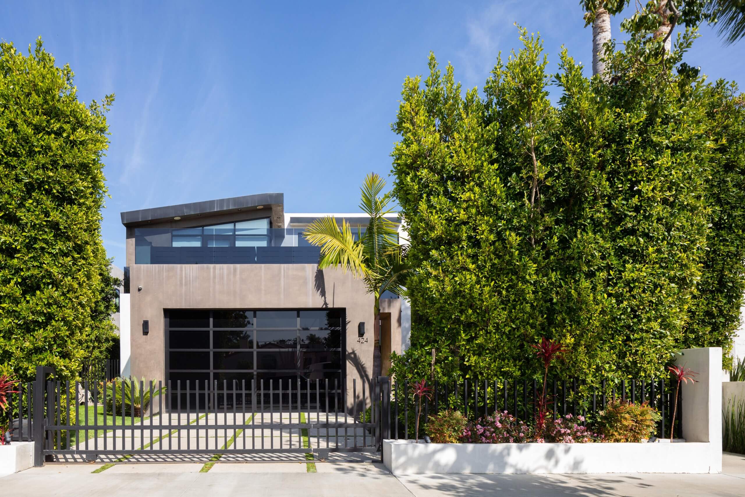 424 N La Jolla Ave Los Angeles, CA 90048 Benjamin Illulian