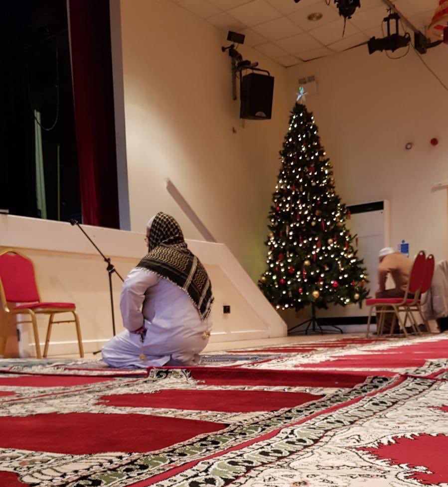 Did a Masjid Really Put a Christmas Tree Up? IlmFeed