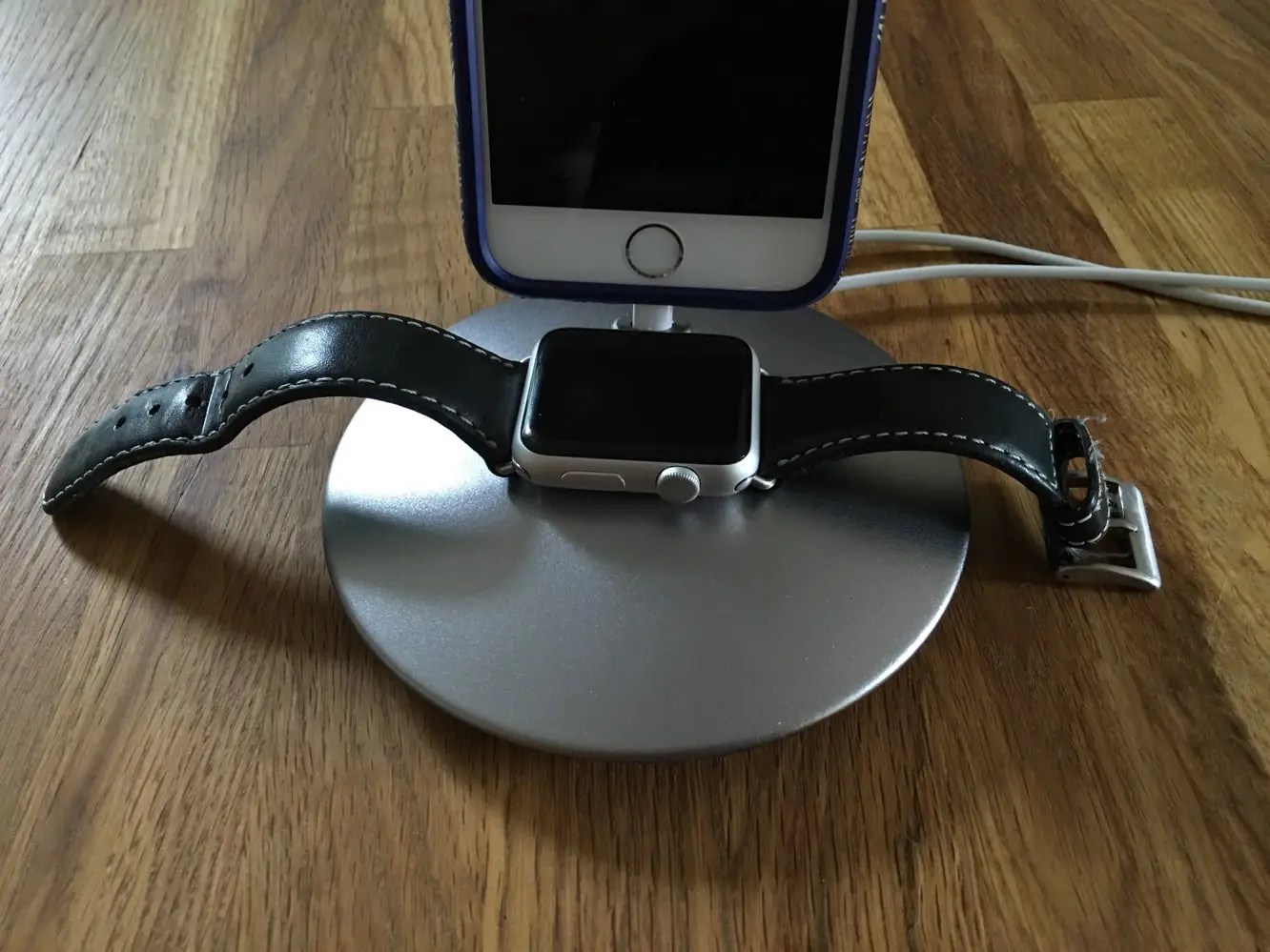 Review Defined Corp Dome Stand for Apple Watch and iPhone iLounge