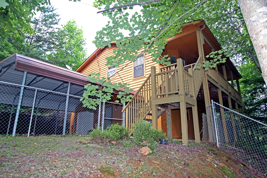 Extraordinary Home for Sale Close To Cherokee Hills Golf Course in