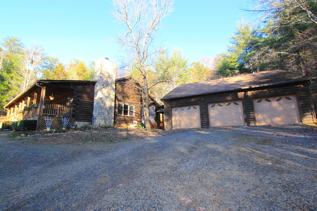 Log Home With Dream Kitchen, 3Car Garage And For Sale in