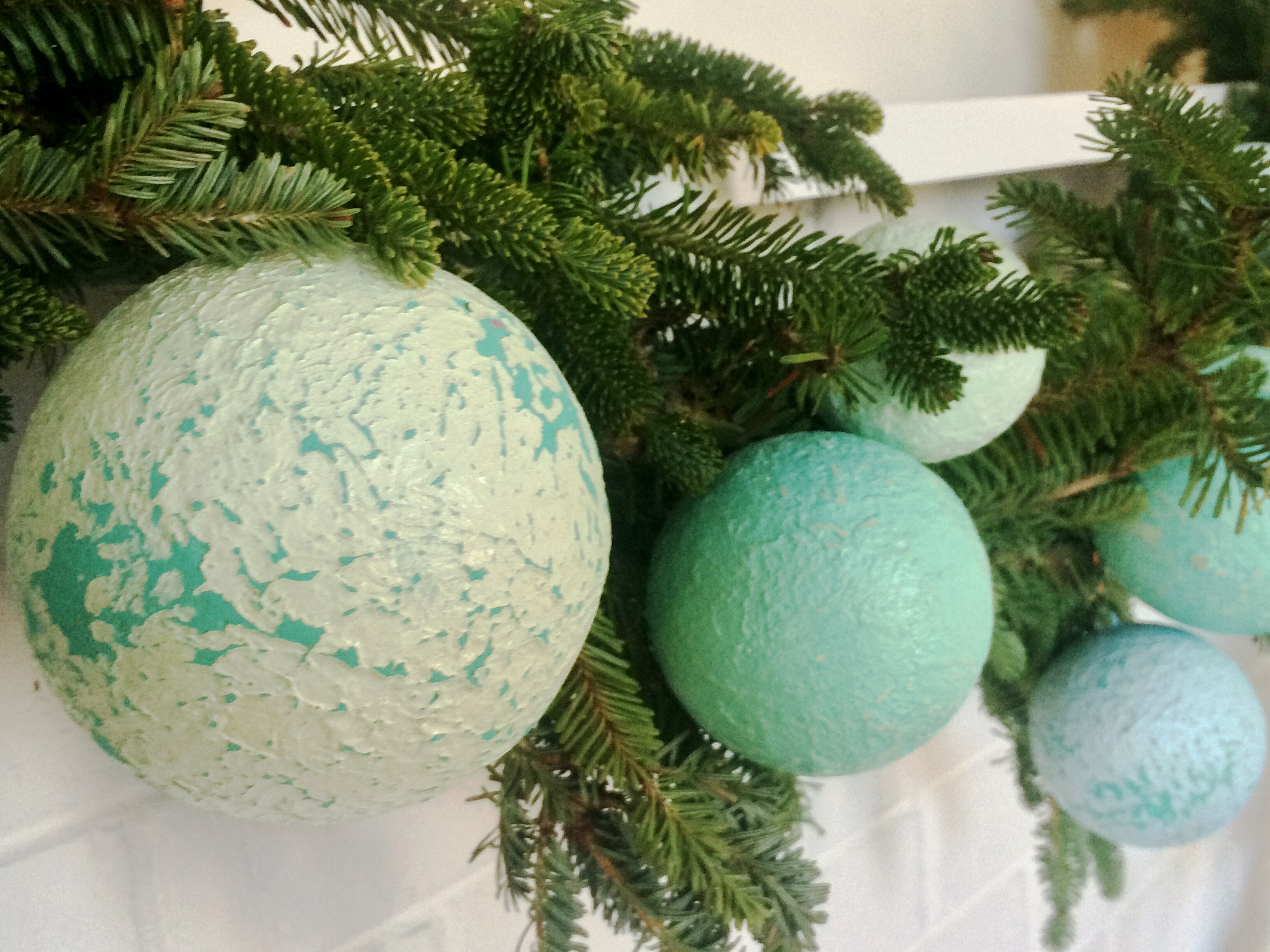 DIY Christmas Decor in the Saltwash Paint Additive