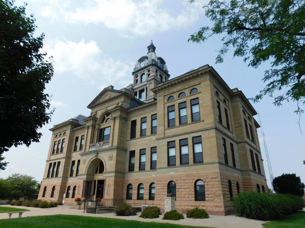 Vinton, Iowa’s Municipal Fiber Utility Offers Affordable, Locally