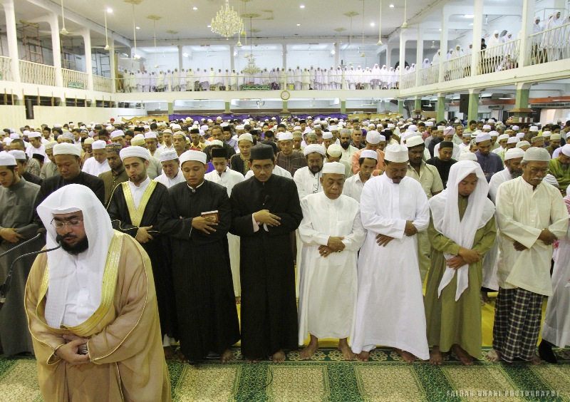 Sabda Rasulullah S.A.W Tentang Luruskan Dan Rapatkan Saf