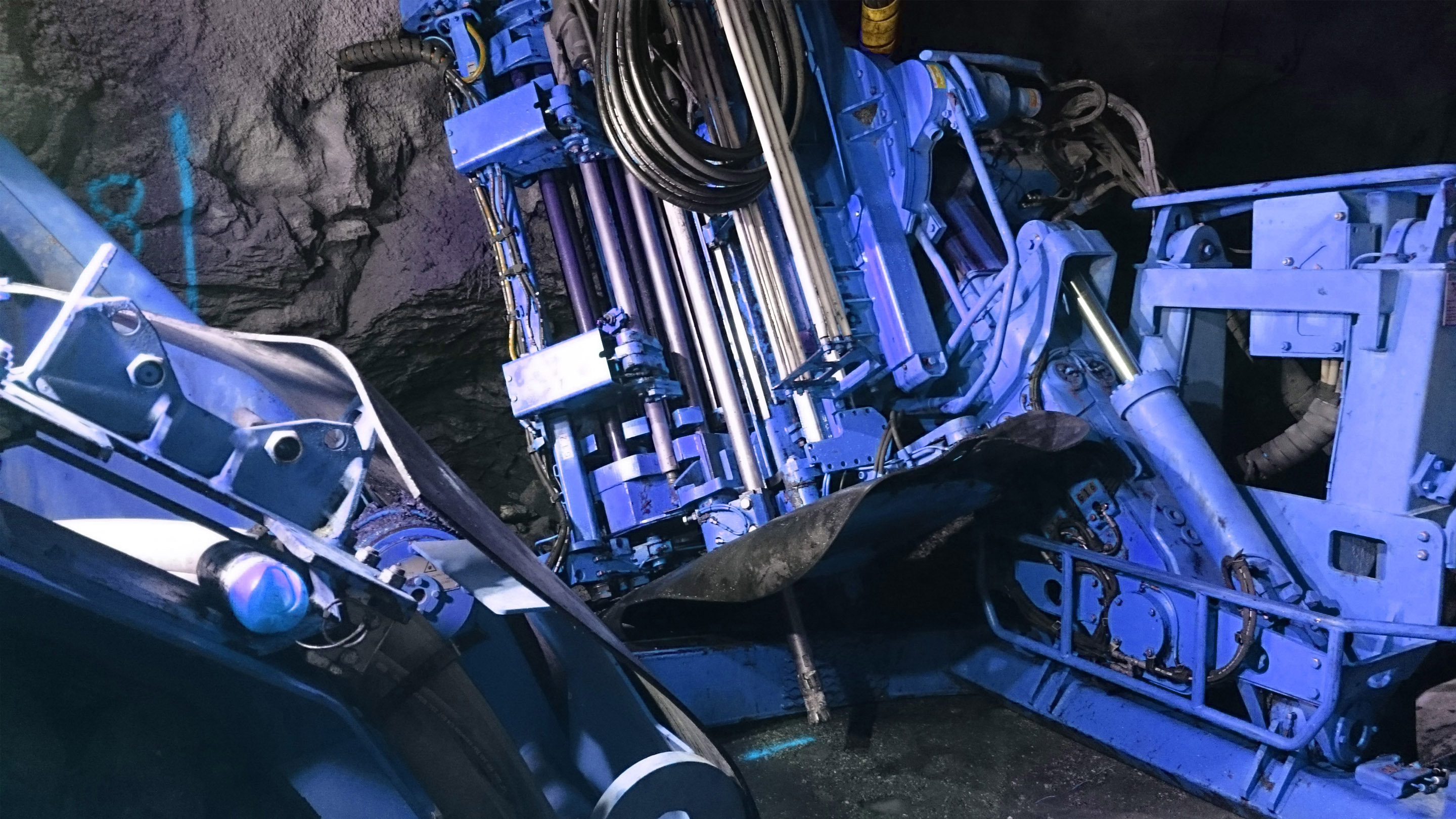 Robit diamond button bits to go stronger for longer in top hammer