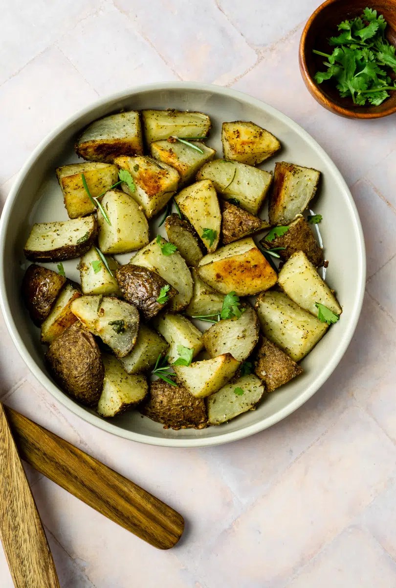 Easy Garlic Herb Roasted Potatoes IMWORTHY