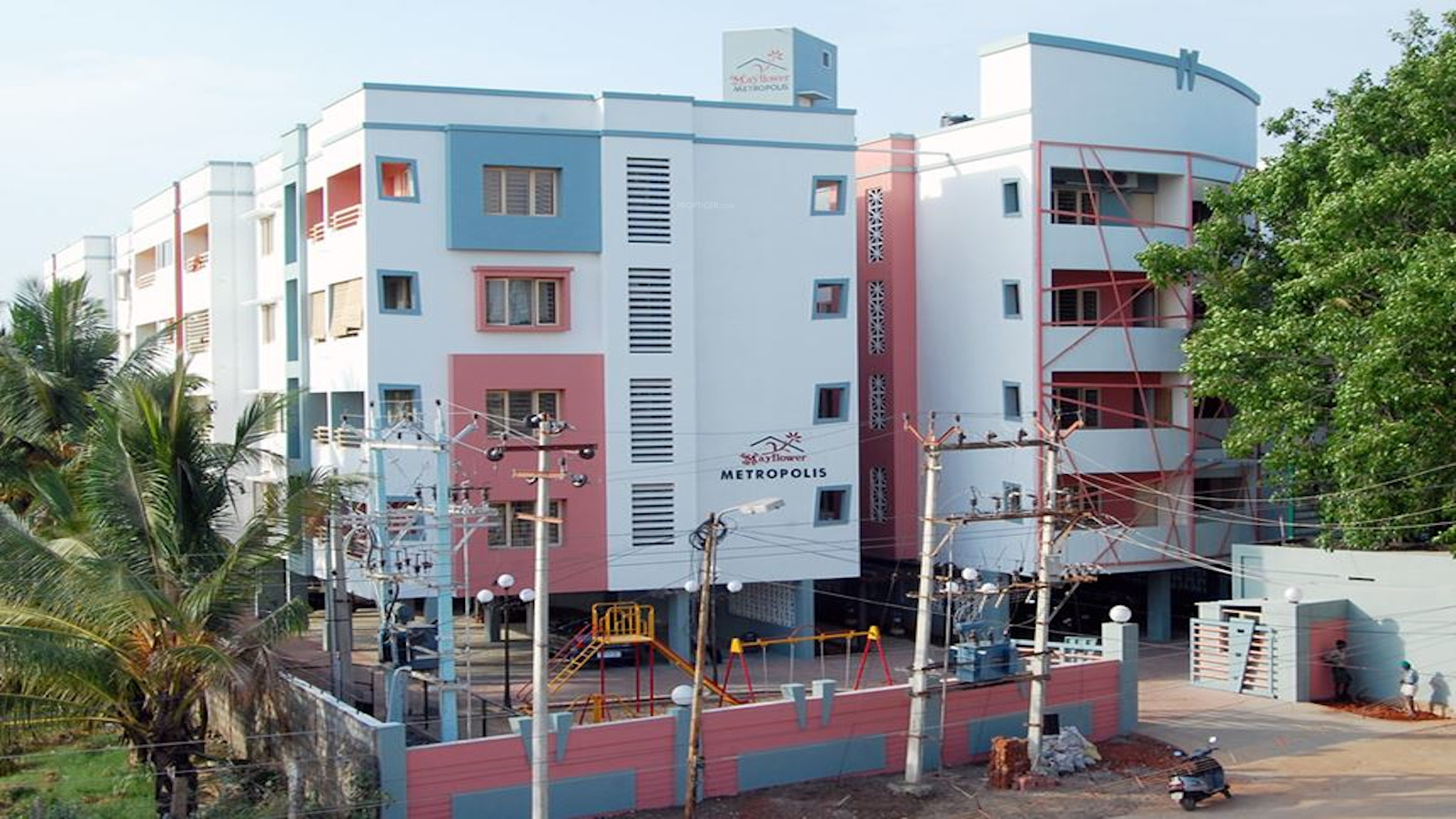 1320 sq ft 2 BHK 2T Apartment for Sale in Mayflower Metropolis