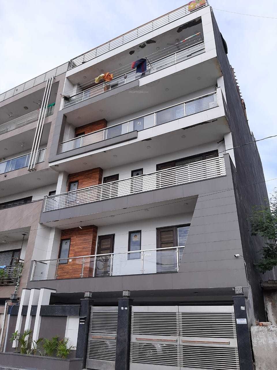 704 sq ft 2 BHK 2T Apartment for Sale in New Lamba Real Estate Rohini
