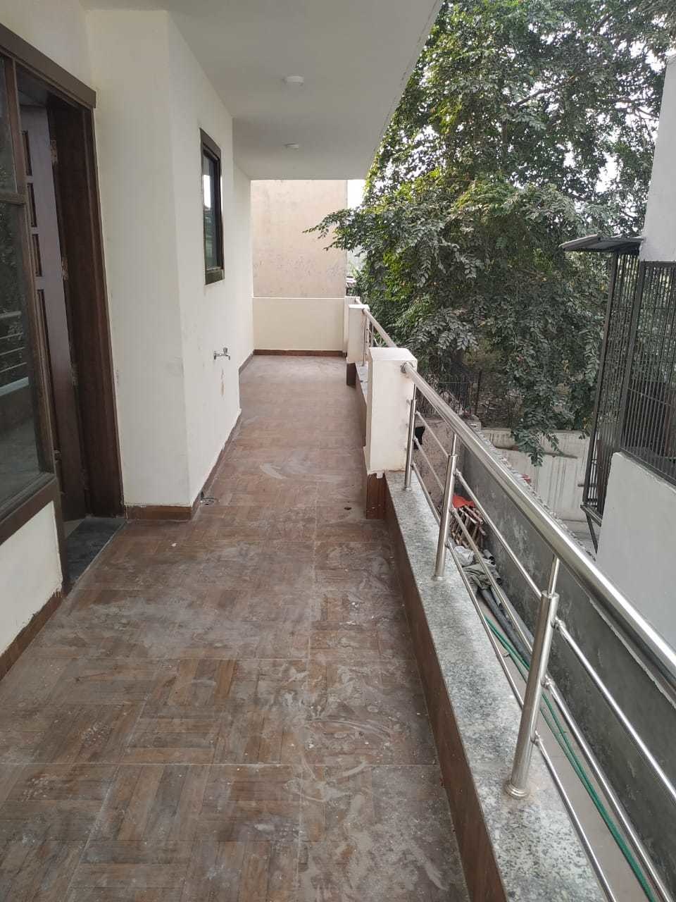 Gupta Dream Floors in Green Field Colony, Faridabad Price, Location